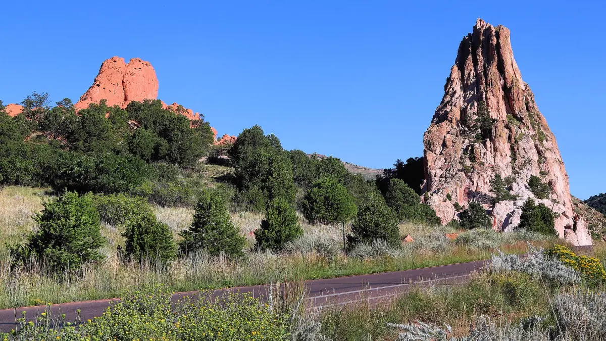 Rock spires near the Ridge Trail trailhead